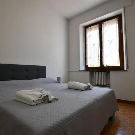 Con Ampio Terrazzo La Casa Di Iliana *