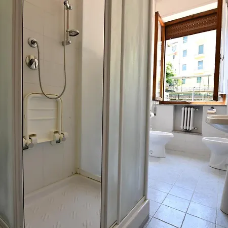 Con Ampio Terrazzo La Casa Di Iliana Апартаменти Сієна