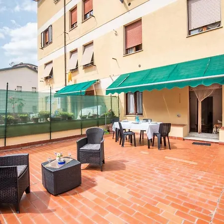 Con Ampio Terrazzo La Casa Di Nonna Iliana Siena