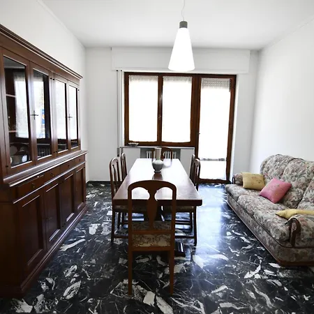 Con Ampio Terrazzo La Casa Di Iliana Apartmán