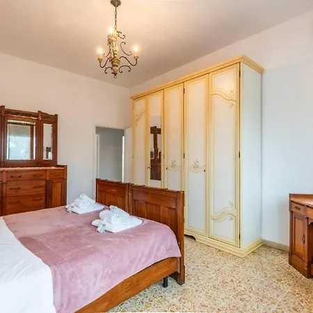 Con Ampio Terrazzo La Casa Di Iliana Apartmán