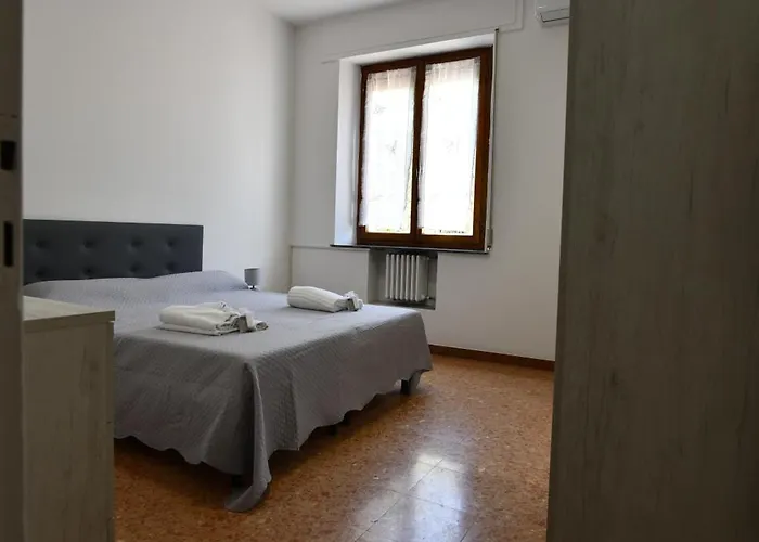 Con Ampio Terrazzo La Casa Di Nonna Iliana דירה