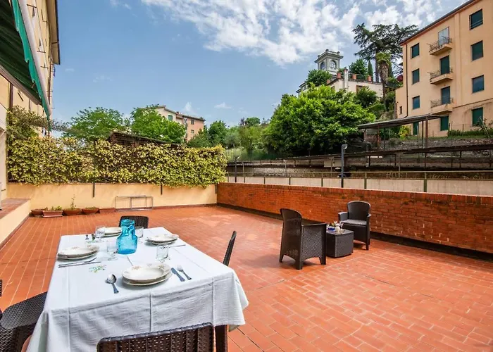 Con Ampio Terrazzo La Casa Di Nonna Iliana